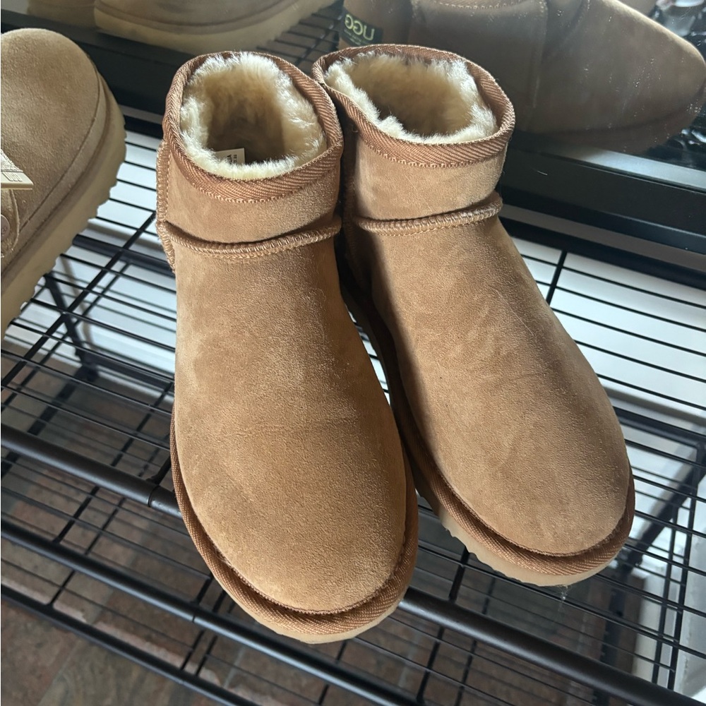 UGG Since 1974 BRAND NEW Chestnut Classic Minis